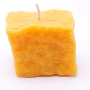 Wüfelkerze aus Bienenwachs