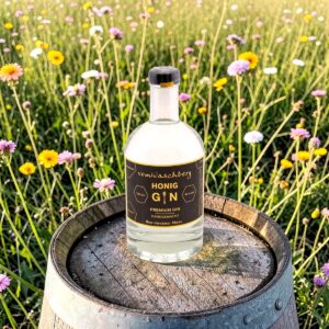 honig-gin-wiese Honig Gin 700ml vom Waschberg - Premium Gin auf Holzfass mit Blumenwiese